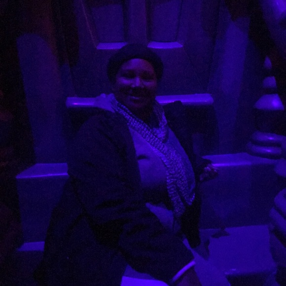 Meet your Posher, Danielle - Picture 1 of 1